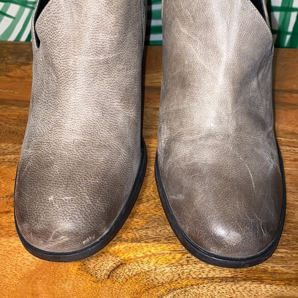 Free People Terrah Gray Leather Chunky Heel Ankle Boots Women’s 37/7 - Picture 3 of 11